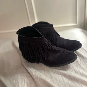 Black fringe booties suede